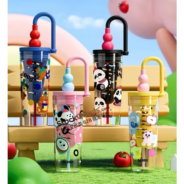 780ml Cartoon Water Bottle with Curved Handle & Straw, 4 Colors Available, with Tea Infuser